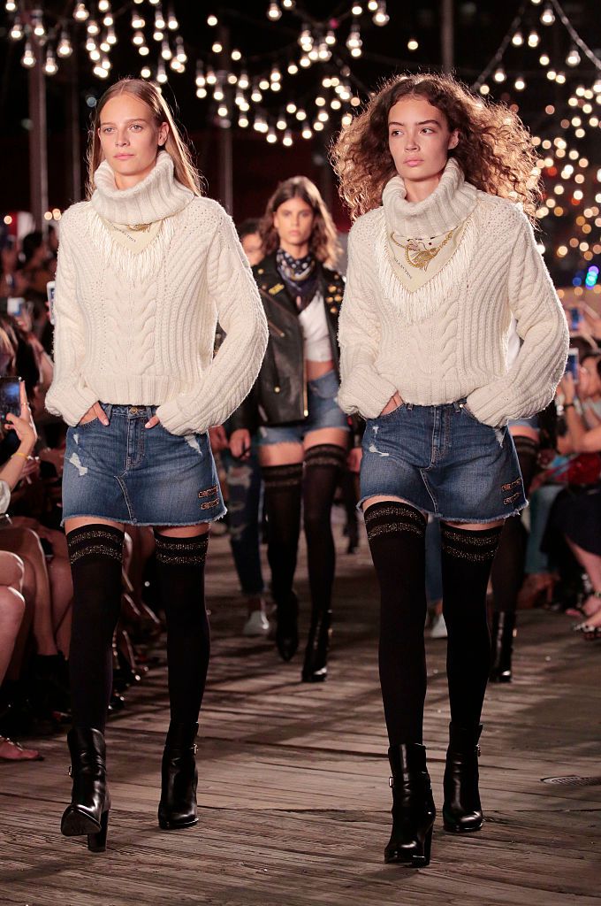 You know how hot it was last night? Well, these models are wearing sweaters.<br>